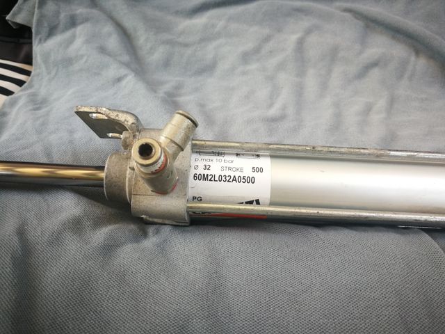 camozzi  cilindro neumatico