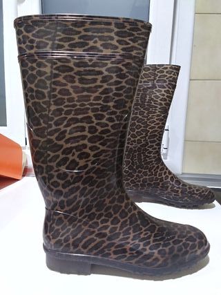 Botas agua leopardo de segunda mano por 20 EUR en El Campillo del Moro en  WALLAPOP