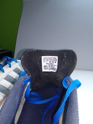 BOTAS DE FÚTBOL ADIDAS GLORO BLANCAS de segunda mano por 15 EUR en Camiño  de Penamoa en WALLAPOP