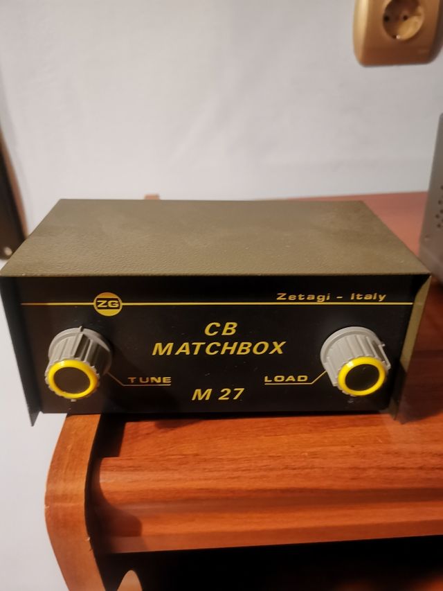 Zetagi M27 Frecuencia de trabajo: 26-28 MHz