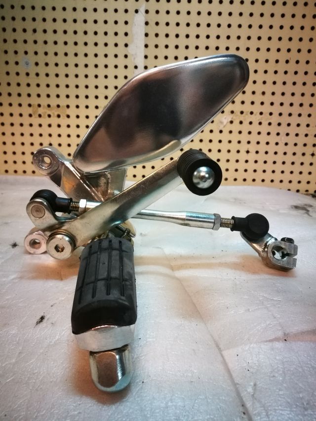 ESTRIBERA, PALANCA CAMBIO, REENVIO YAMAHA THUNDERC