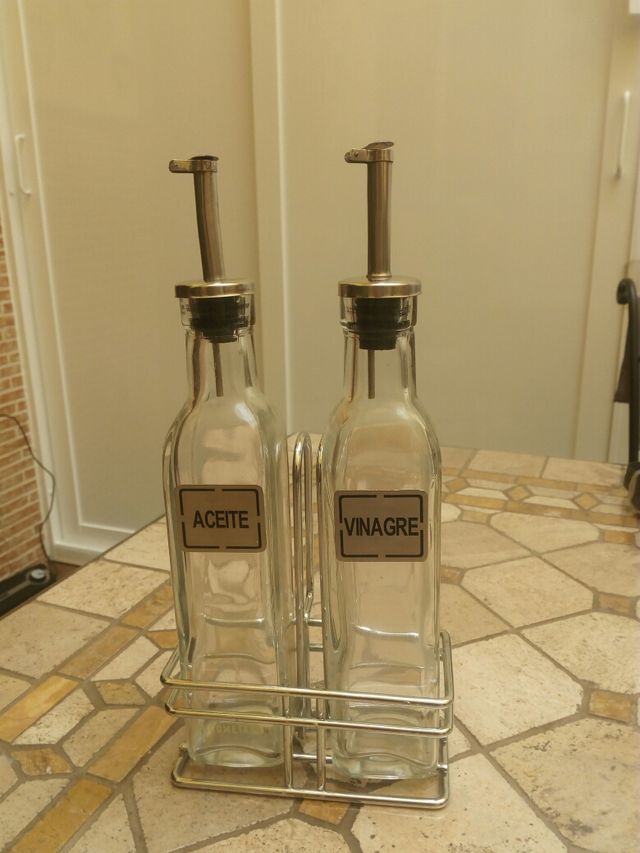 JUEGO VINAGRE Y ACEITE.