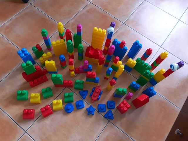 Megabloks originales más de 250 piezas.