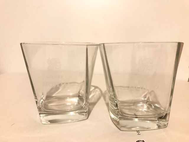 Juego de vasos licores, agua, whisky