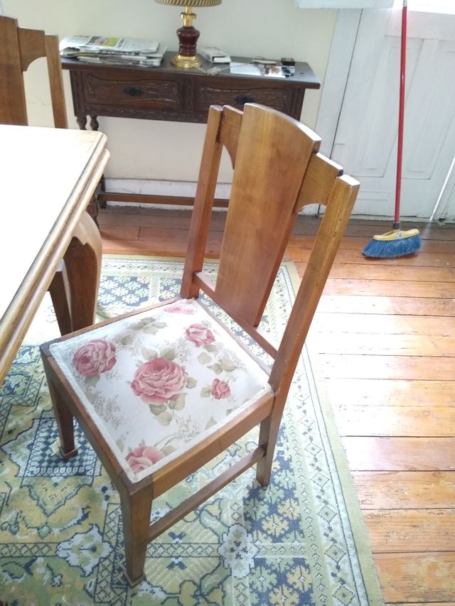 Conjunto de mesa y sillas, madera maciza