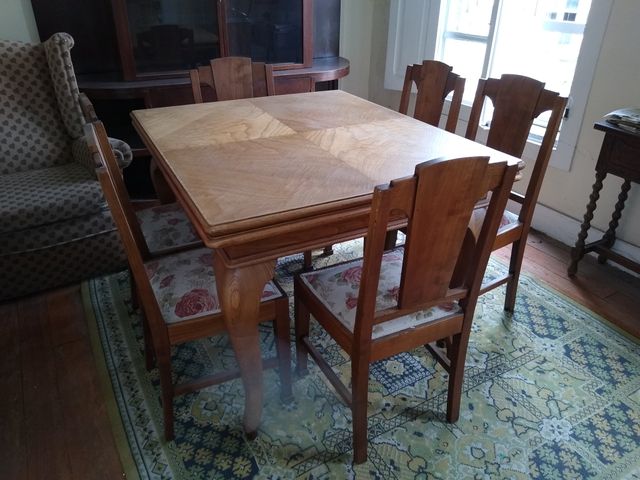 Conjunto de mesa y sillas, madera maciza