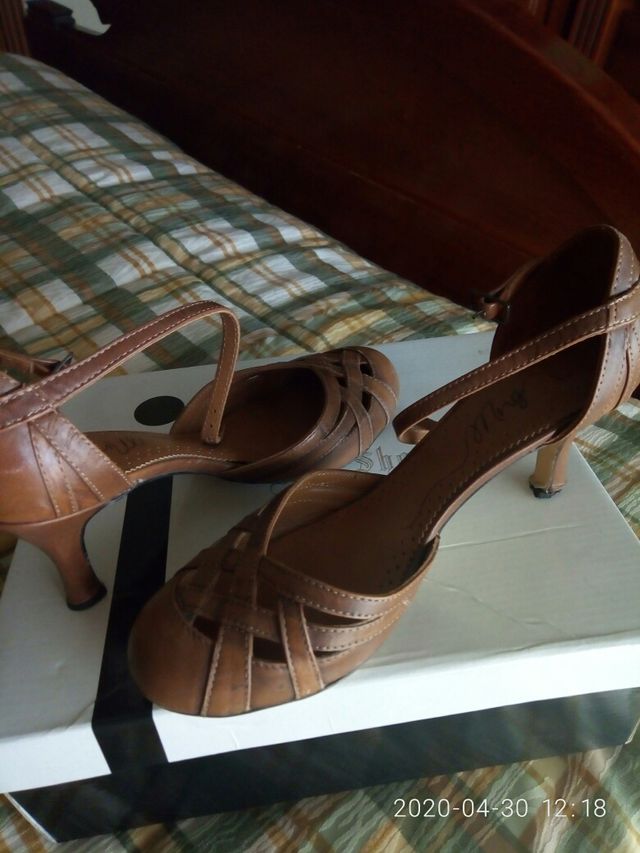 Zapatos marrón piel