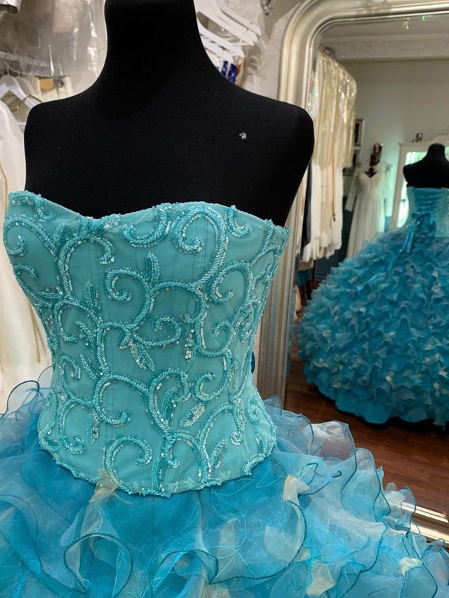ALQUILER Vestido Quinceañera