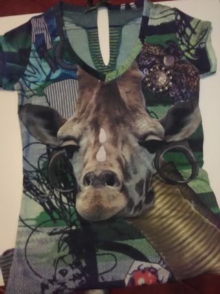 Camisetas Desigual mujer de segunda mano en Málaga en WALLAPOP Camisetas Desigual mujer de segunda mano en Málaga en WALLAPOP