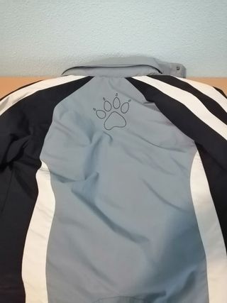 Cazadora de niño kelme de segunda mano por 12 EUR en El Bañet en WALLAPOP