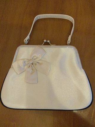 BOLSO FIESTA BLANCO de segunda mano por 10 EUR en Parla en WALLAPOP