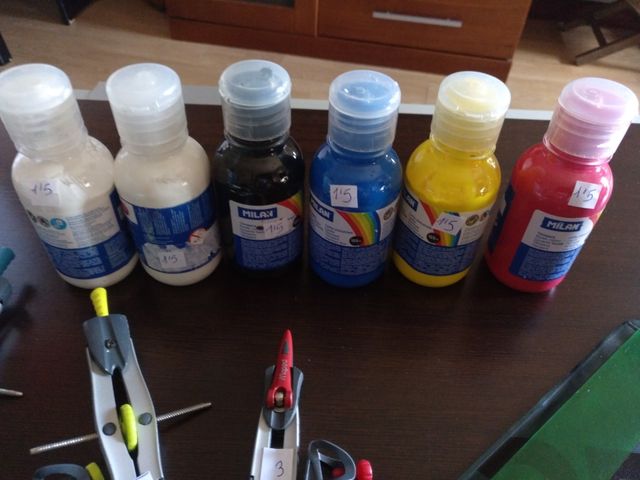 diferentes materiales para instituto para plástica