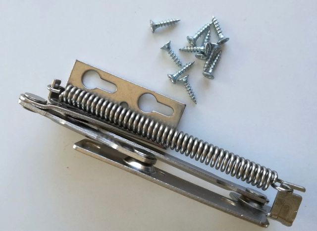 Sistema elevador puertas mueble cocinas de segunda mano por 14,5 € en