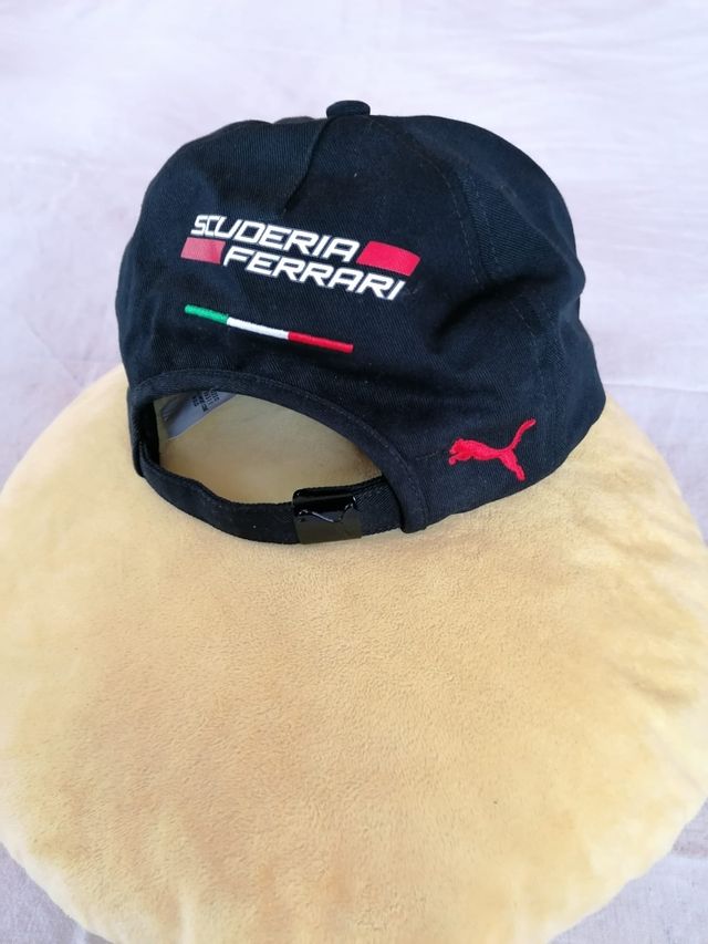 gorra Ferrari