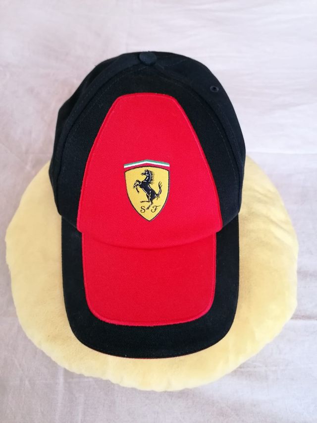 gorra Ferrari