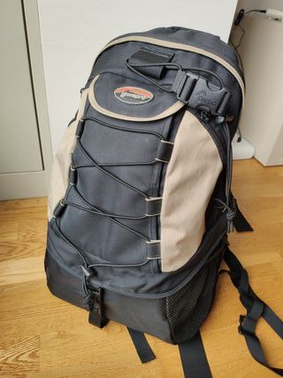 MOCHILA DE FOTOGRAFÍA Y MONTAÑA LOWEPRO de segunda mano por 32 EUR en  Valladolid en WALLAPOP