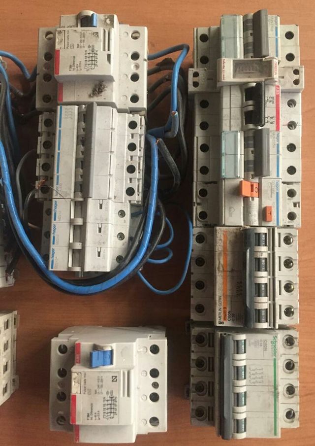 MATERIAL ELECTRICO Y VARIOS