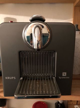 Cafetera Nespresso de segunda mano por 50 € en Madrid en Cafetera Nespresso de segunda mano por 50 € en Madrid en