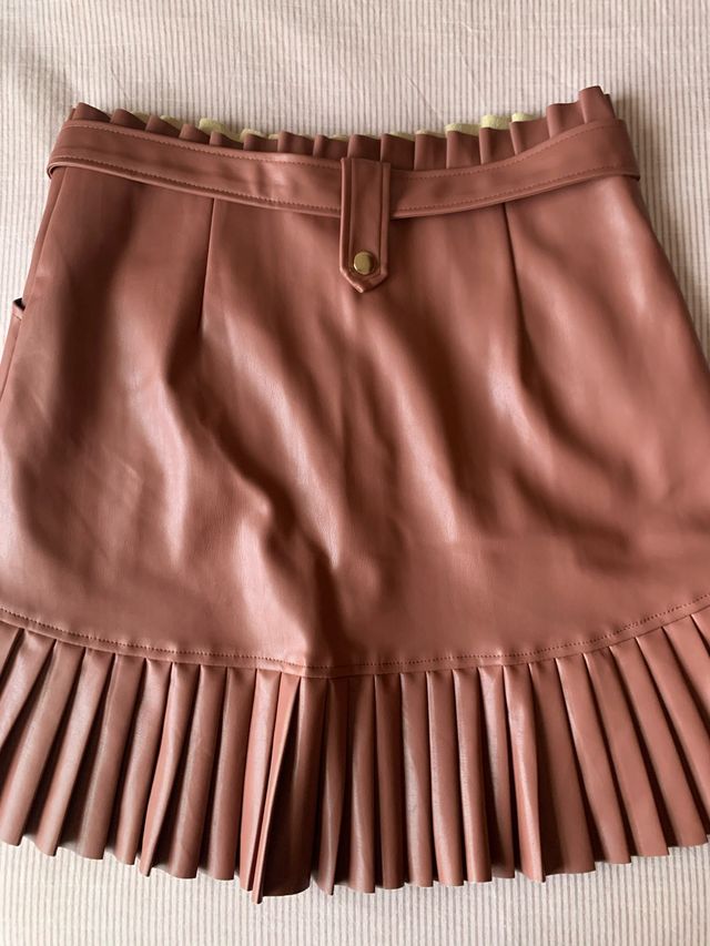 Falda polipiel color teja