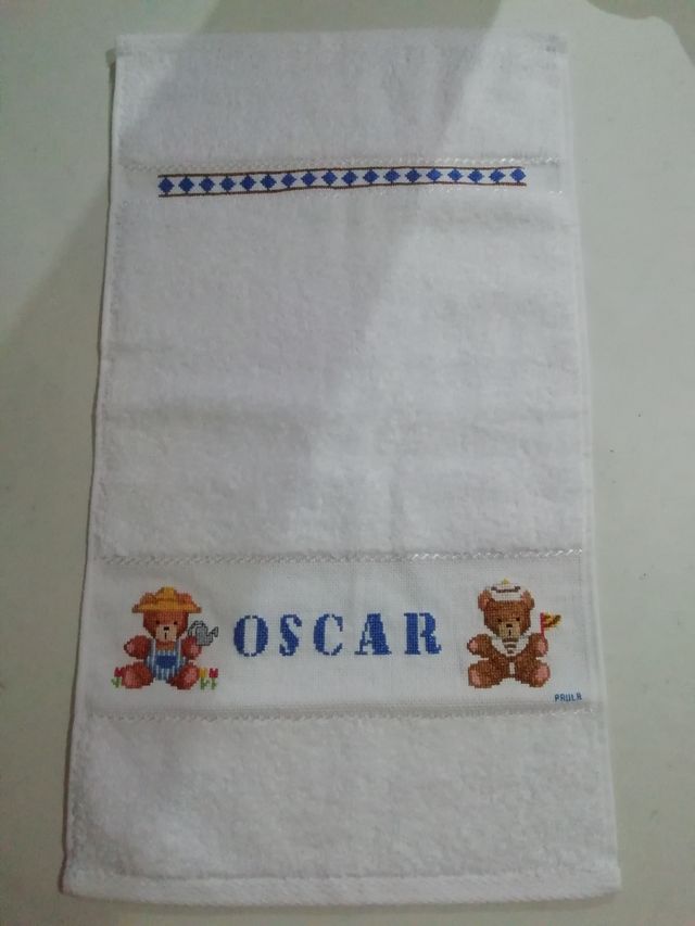 Realizo toallas de punto de cruz