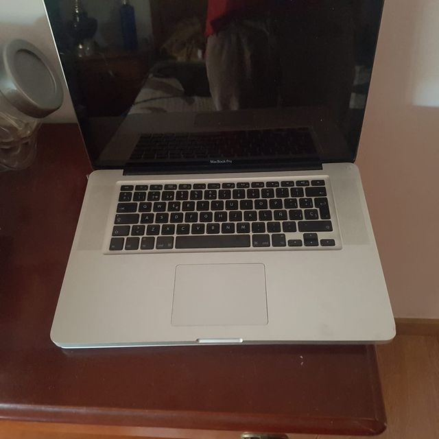 Piezas de macbook pro 1286 de segunda mano por 5 € en Barcelona en WALLAPOP