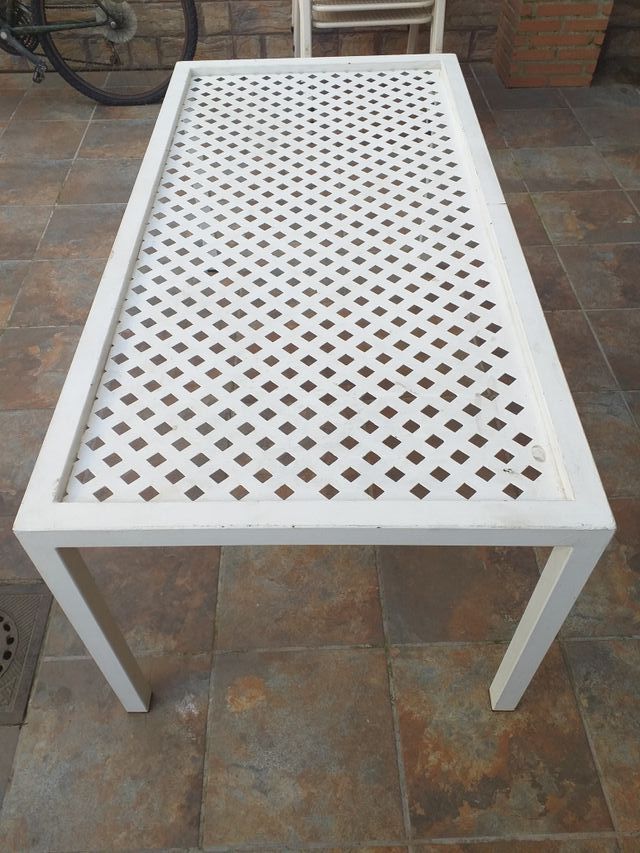 Mesa para patio o jardín de segunda mano por 50 € en Casar de Cáceres