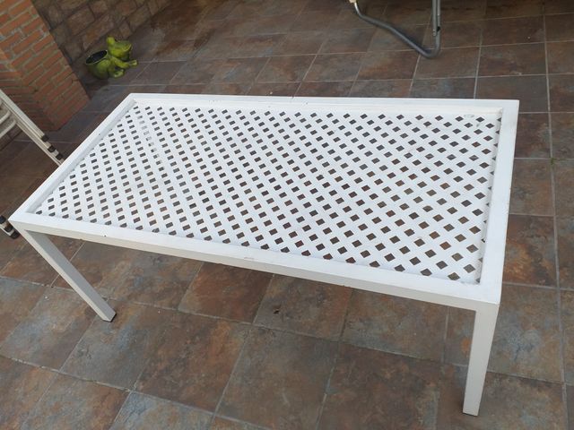 Mesa para patio o jardín de segunda mano por 50 € en Casar de Cáceres