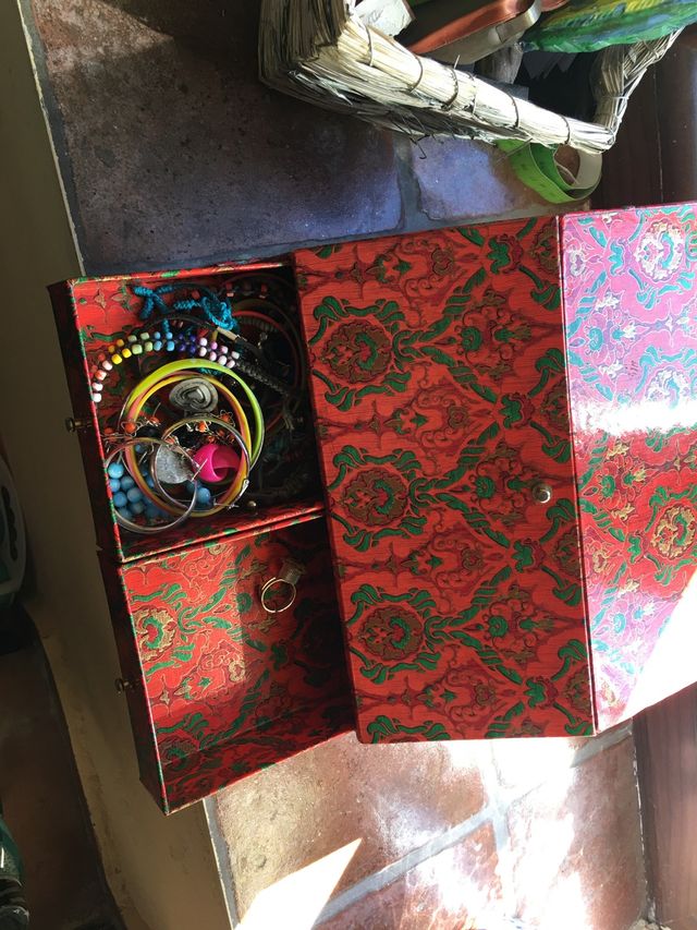 Joyero / caja escritorio con diversos compartim