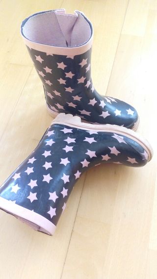 Botas agua Mango talla 28 de segunda mano por 5 EUR en Vinaros en WALLAPOP