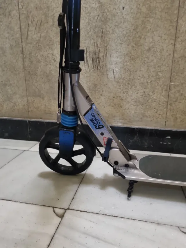 Patinete Oxelo Mid 9 con freno y pata