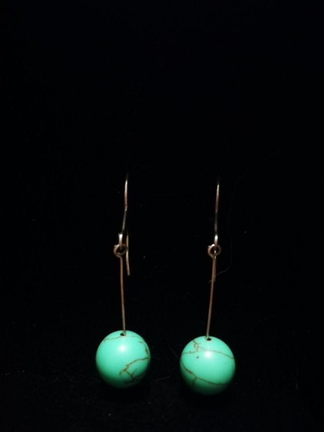 Pendientes turquesa y plata.
