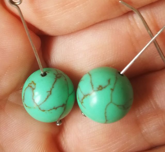 Pendientes turquesa y plata.