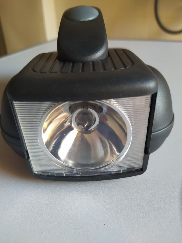 Pacchetto custodia per torcia elettrica e set di strumenti.