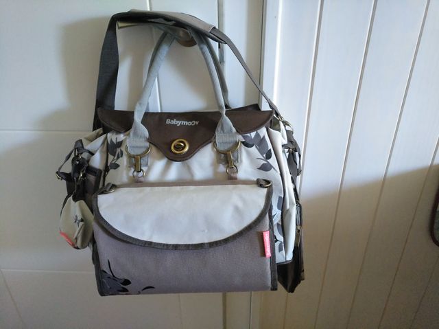 Bolso maternal de marca babymoov.