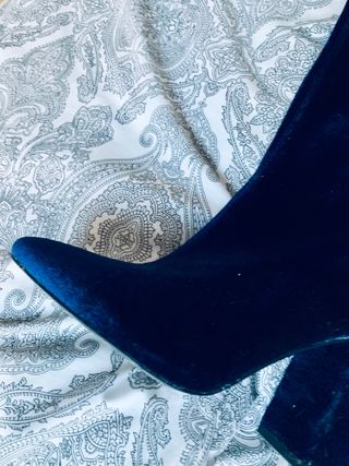 Botas altas de Zara azul marino de segunda mano por 18 EUR en Madrid en  WALLAPOP
