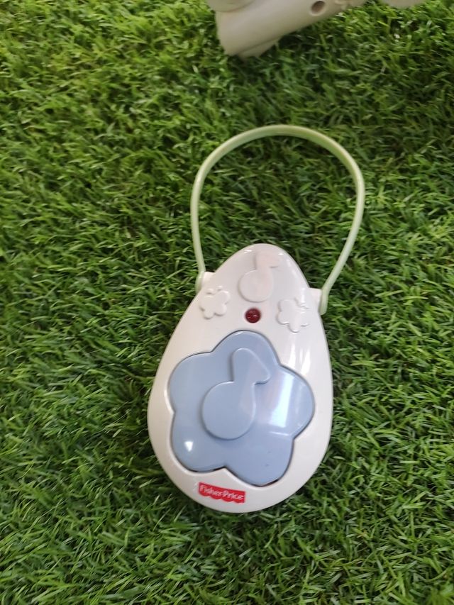 Quitamiedos giratorio musical FISHER PRICE