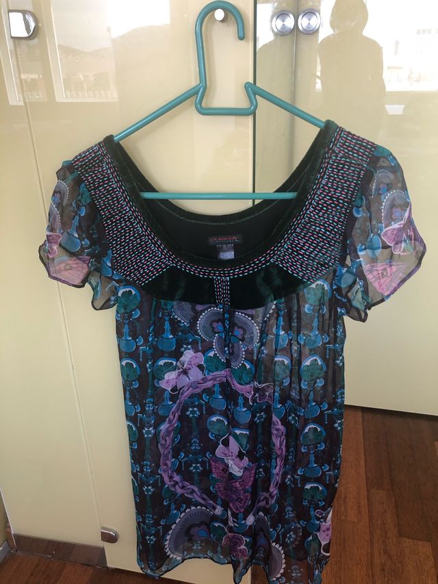 Vestido cortito marca custo barcelona talla 2