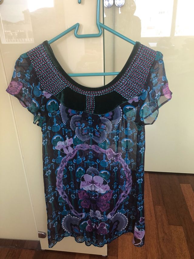 Vestido cortito marca custo barcelona talla 2