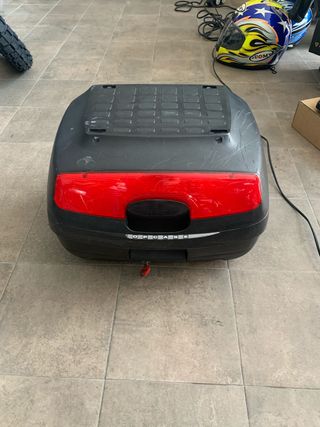 Maleta shad sh39 cargo de segunda mano por 35 EUR en Palazuelos de Eresma  en WALLAPOP