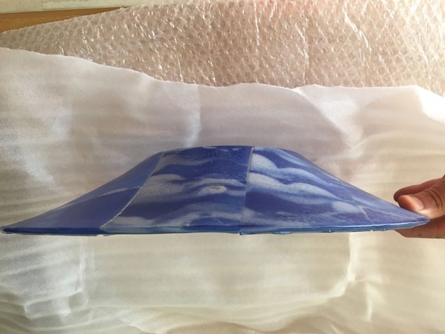 Plato de vidrio azul caribe.