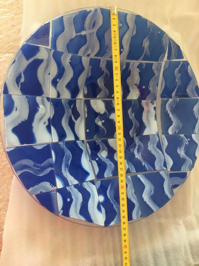 Plato de vidrio azul caribe.