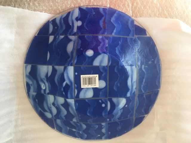 Plato de vidrio azul caribe.