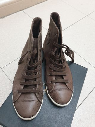 converse de piel marron