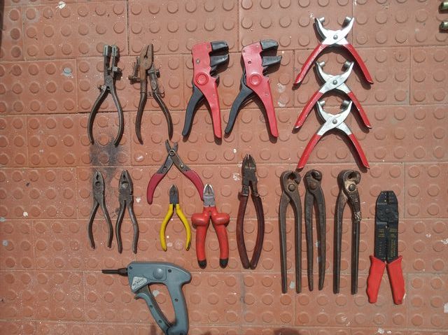 FERRAMENTAS MUITO VARIADAS 2€