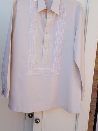 Camisa Filipina hombre L de segunda mano por 7 € en Sitges Camisa Filipina hombre L de segunda mano por 5 € en Sitges