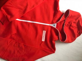 Sudadera moonday de segunda mano por 20 EUR en Madrid en WALLAPOP