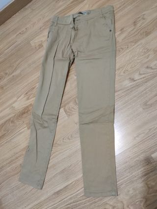 Ropa mujer pantalon Stradivarius de segunda mano por 5 EUR en Zamora en  WALLAPOP