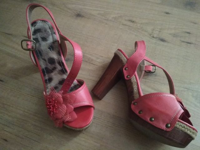 Zapatos con plataforma.