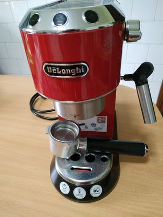 CAFETERA DELONGHI EC 680 de segunda mano por 100 EUR en Ribeira en WALLAPOP