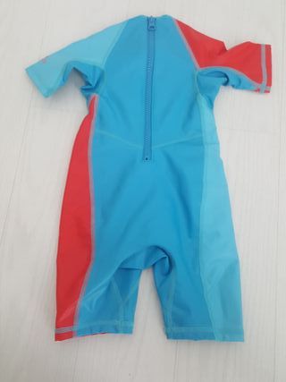 Bañador neopreno mono bebe niño decathlon de segunda mano por 10 EUR en La  Font d\\'en Carros en WALLAPOP
